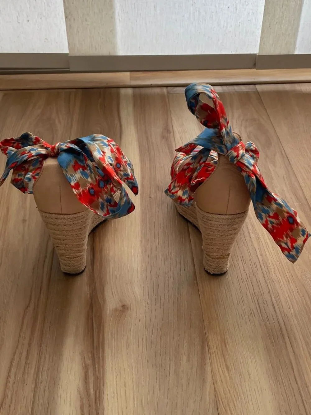 UGG Luciana Orange Blue White Ankle Tie Wedge Sandal Size 8